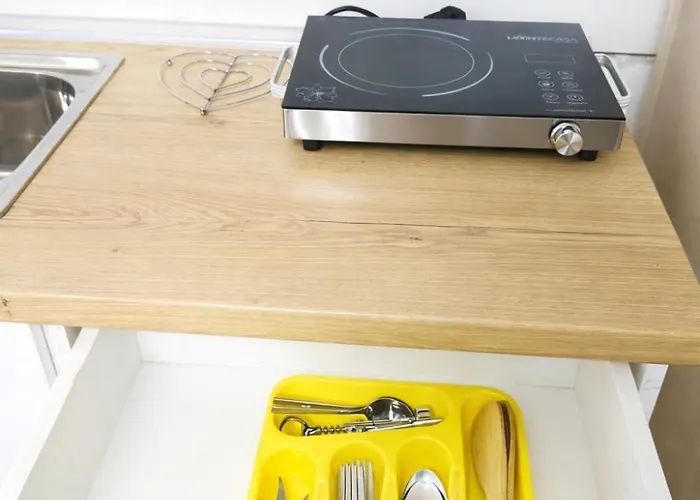 Cozy With Sunny Terrace * ティラナ