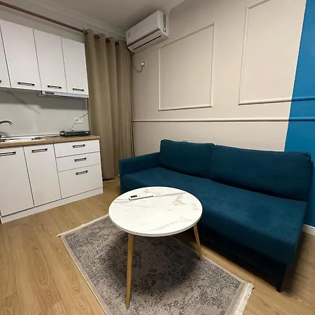 Cozy With Sunny Terrace * تيرانا