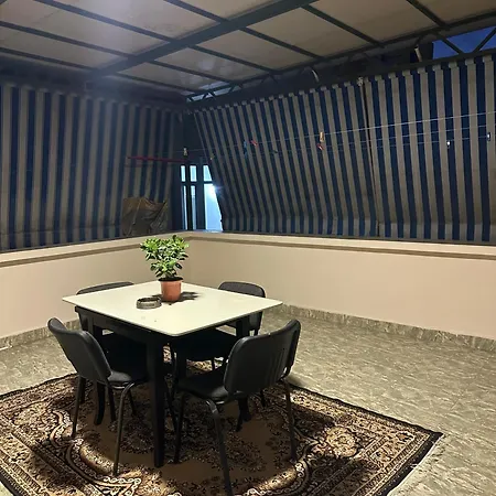 شقة Cozy With Terrace تيرانا